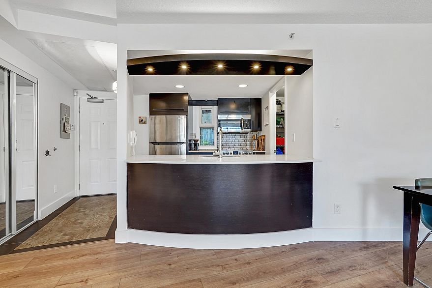 306 183 Keefer Place