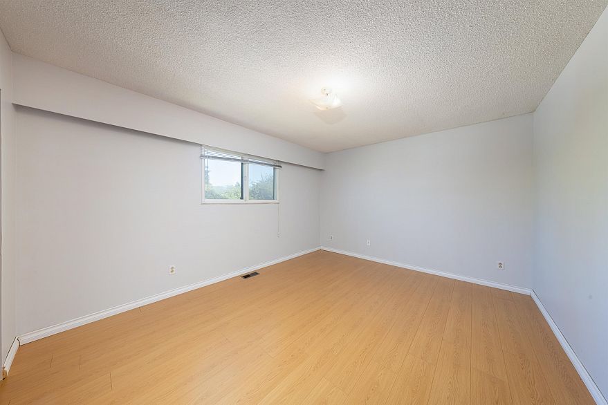 5591 Clarendon Street