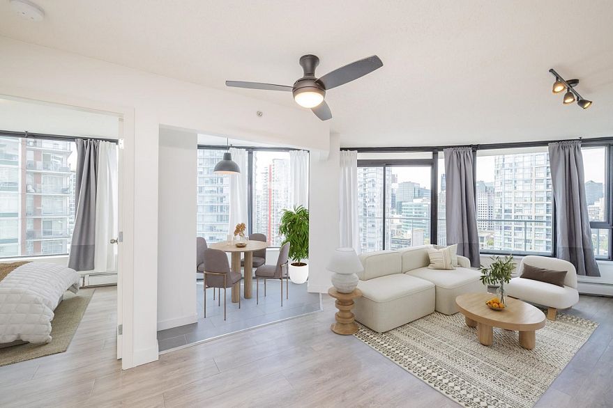 2703 58 Keefer Place