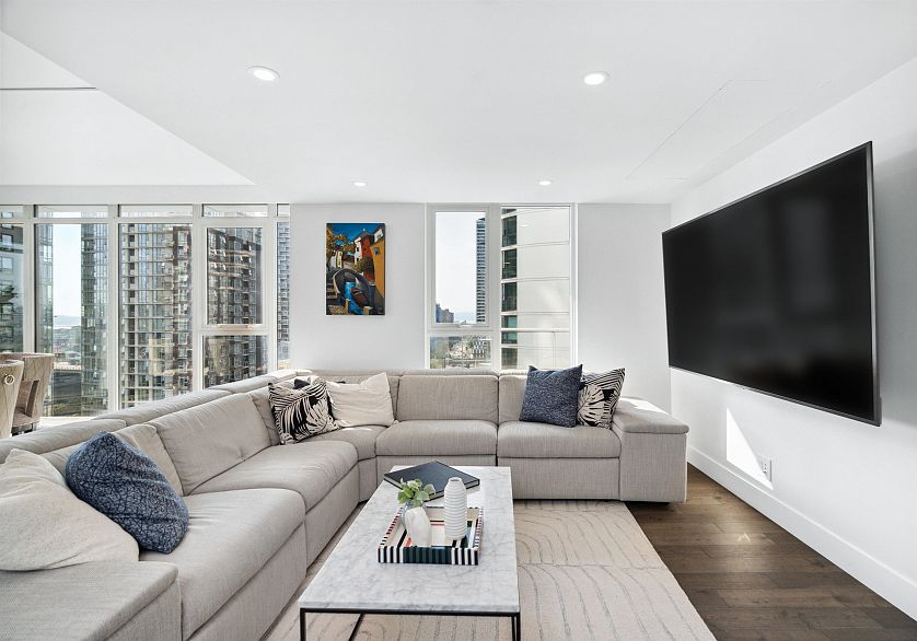 1701 499 Pacific Street