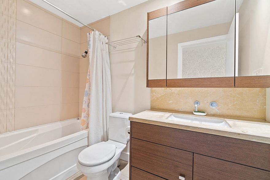 1702 1277 Melville Street