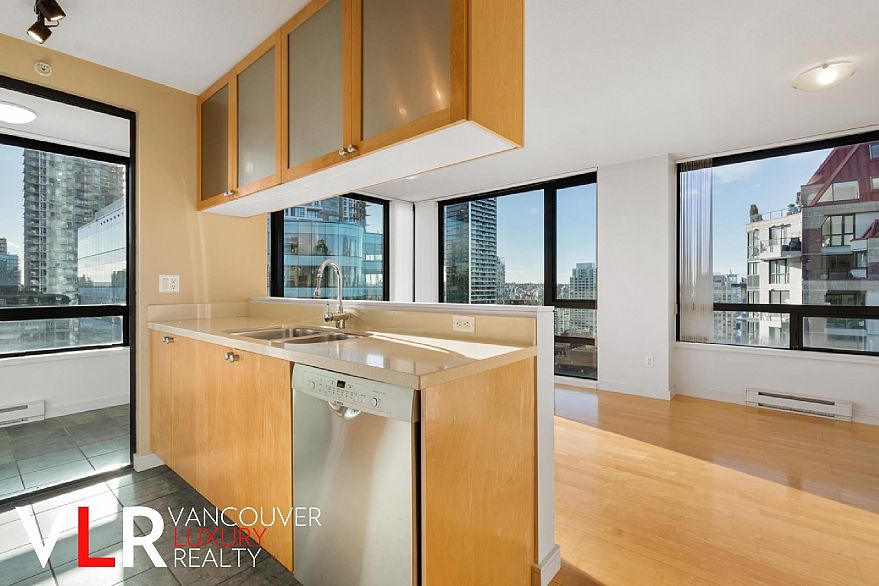 1604 1003 BURNABY STREET, Vancouver BC V6E 4R7