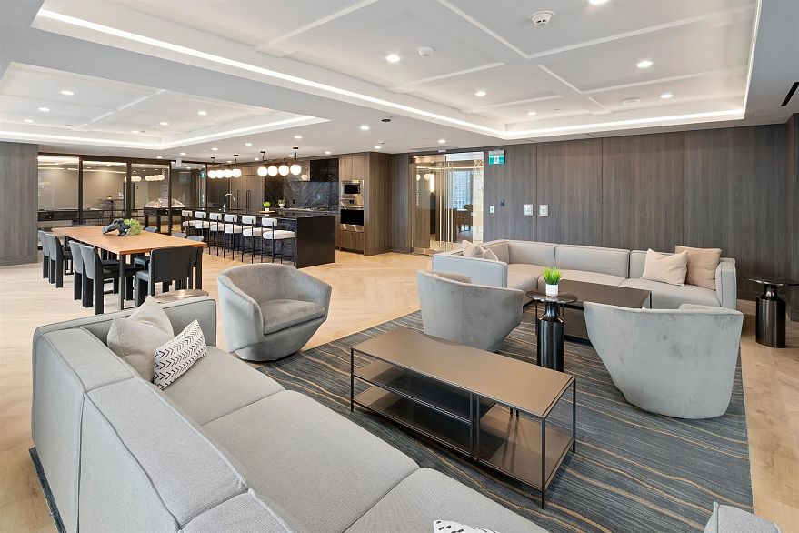 2504 1335 Howe Street