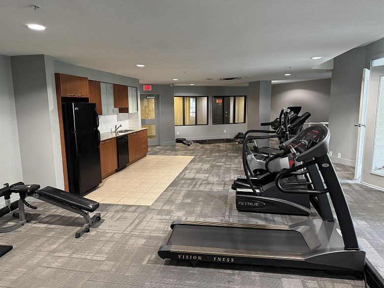 216 4028 Knight Street