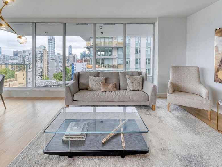 1704 1180 Broughton Street