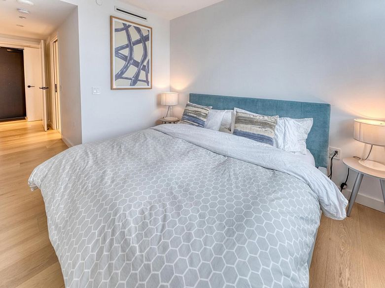 1704 1180 Broughton Street