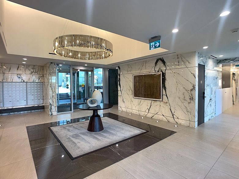 2504 1335 Howe Street