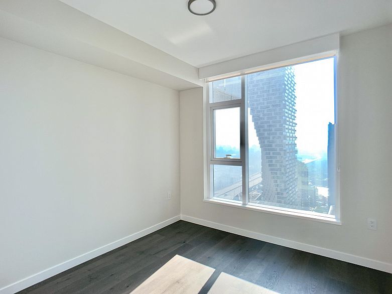 2504 1335 Howe Street