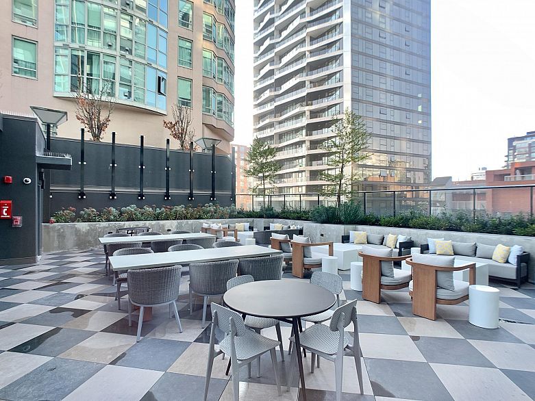 2504 1335 Howe Street