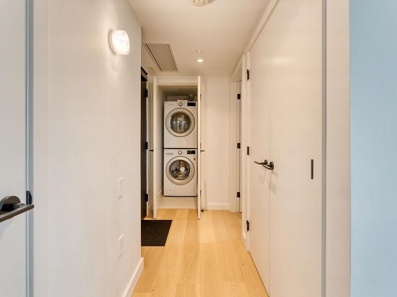 1704 1180 Broughton Street