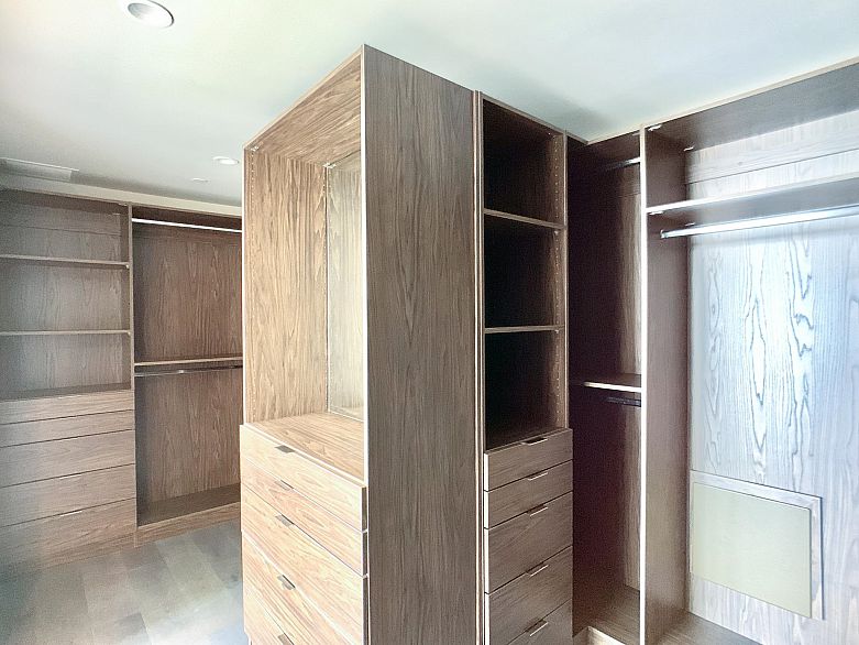 2504 1335 Howe Street