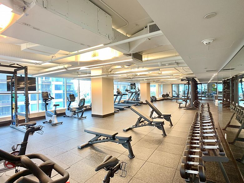 2504 1335 Howe Street