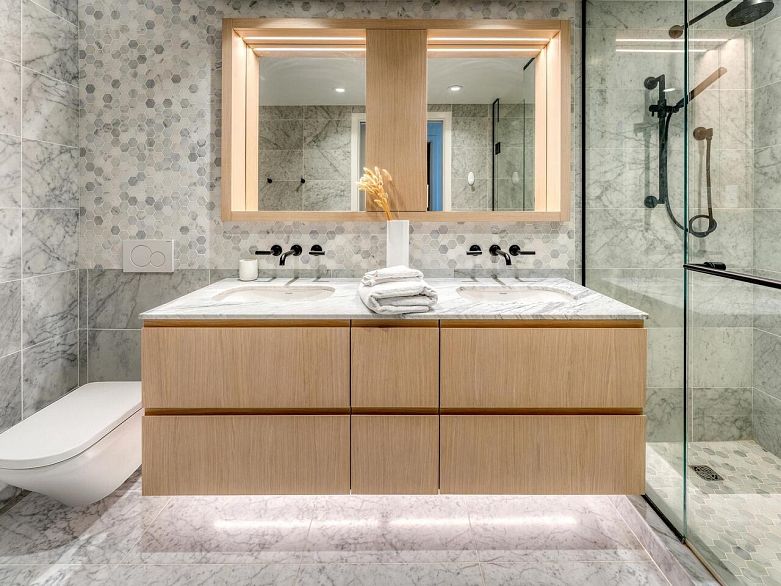 1704 1180 Broughton Street