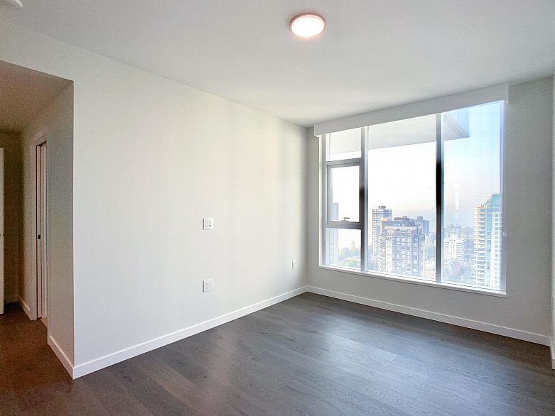 2504 1335 Howe Street