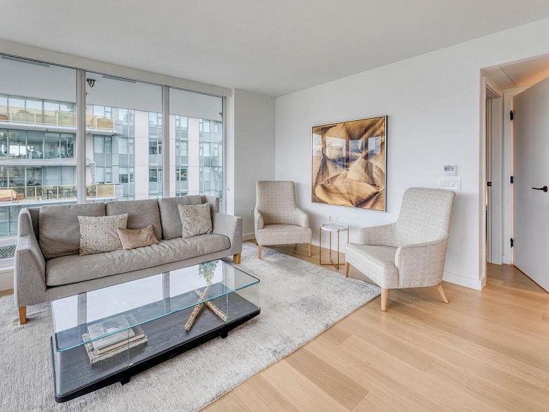 1704 1180 Broughton Street