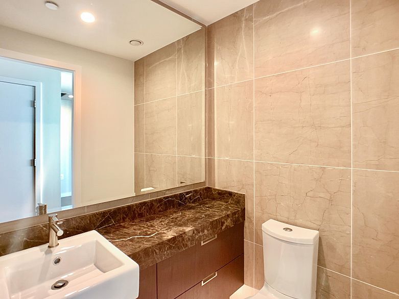 2504 1335 Howe Street