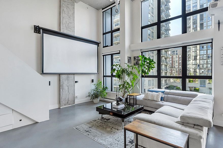 313 1238 Seymour Street