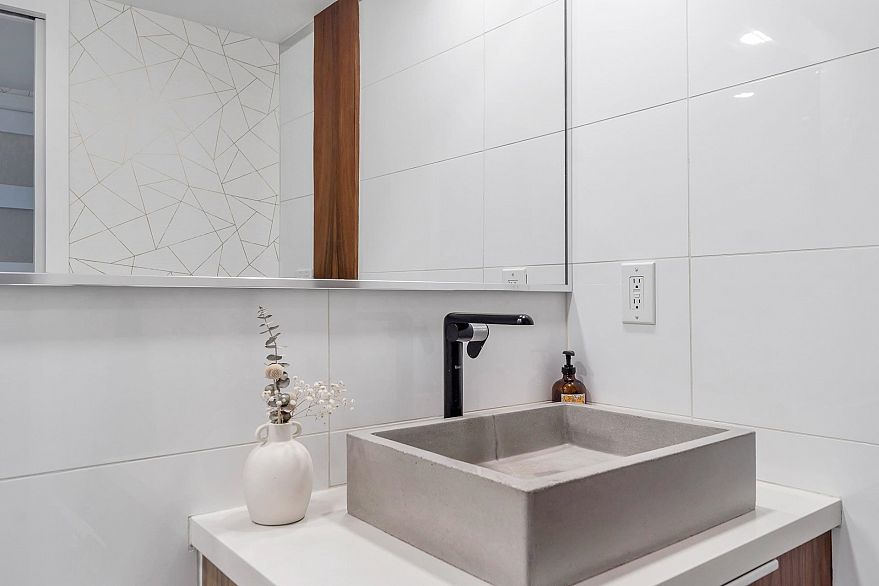 313 1238 Seymour Street