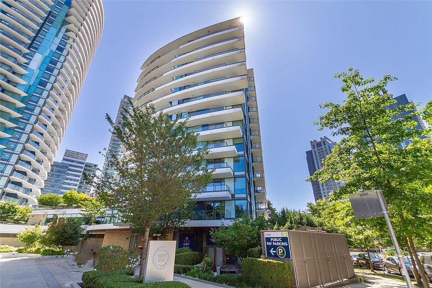 208 8238 Lord Street