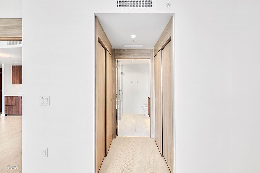 2421 89 Nelson Street