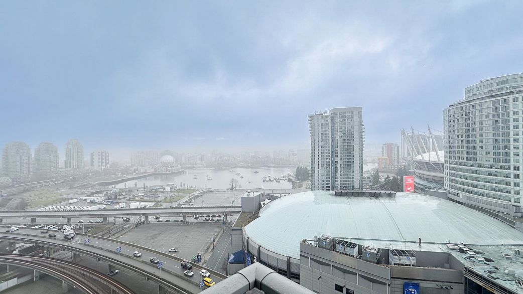 2705 689 Abbott Street