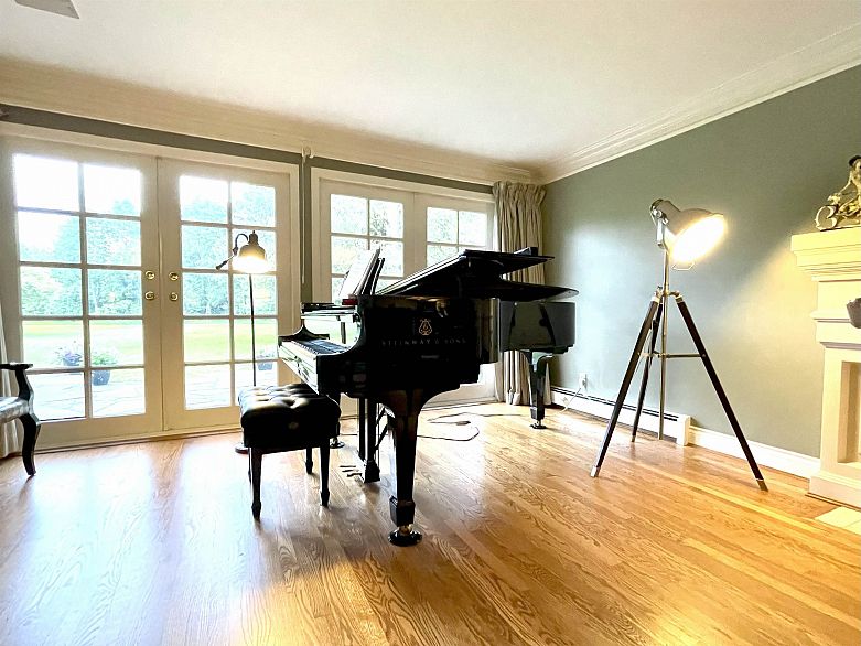 6786 Blenheim Street