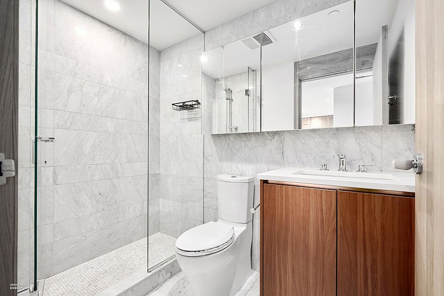 2421 89 Nelson Street