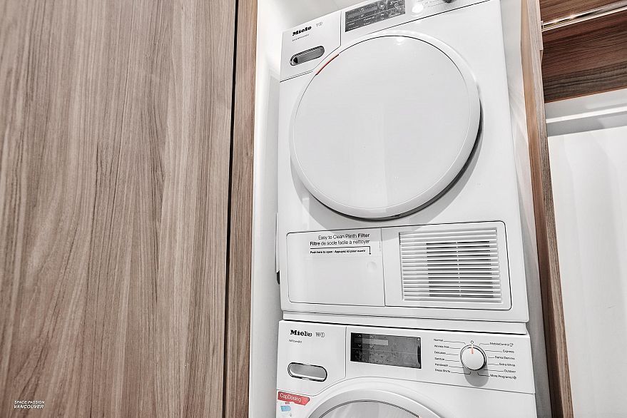 2421 89 Nelson Street