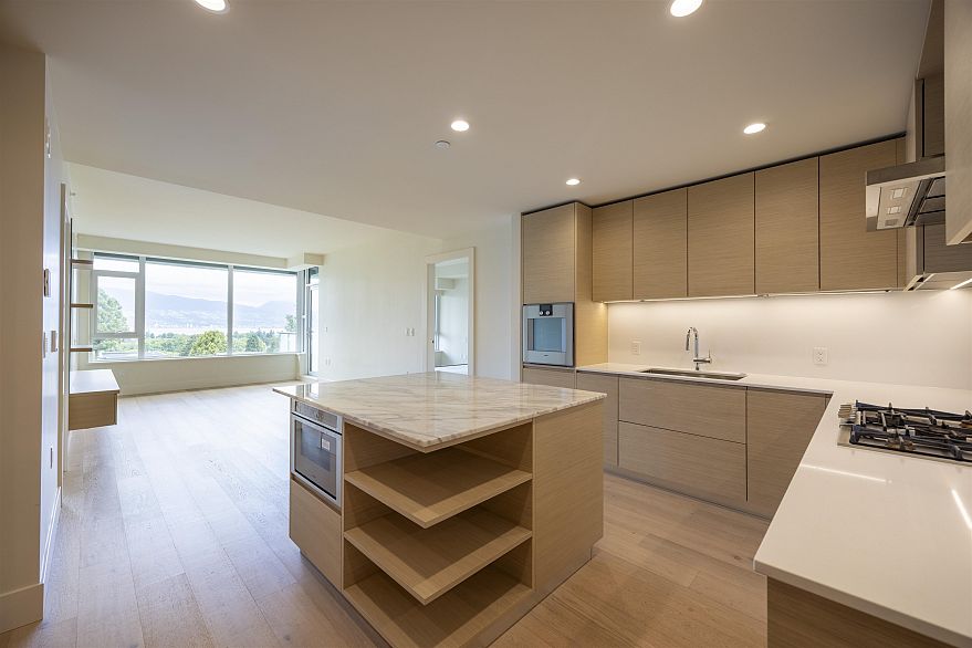 305 3639 W 16th Avenue