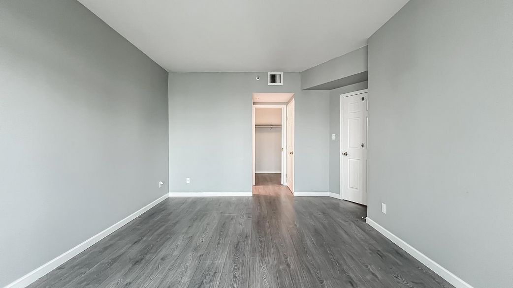 1206 909 Burrard Street