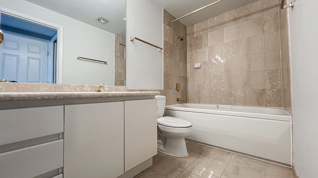 1206 909 Burrard Street