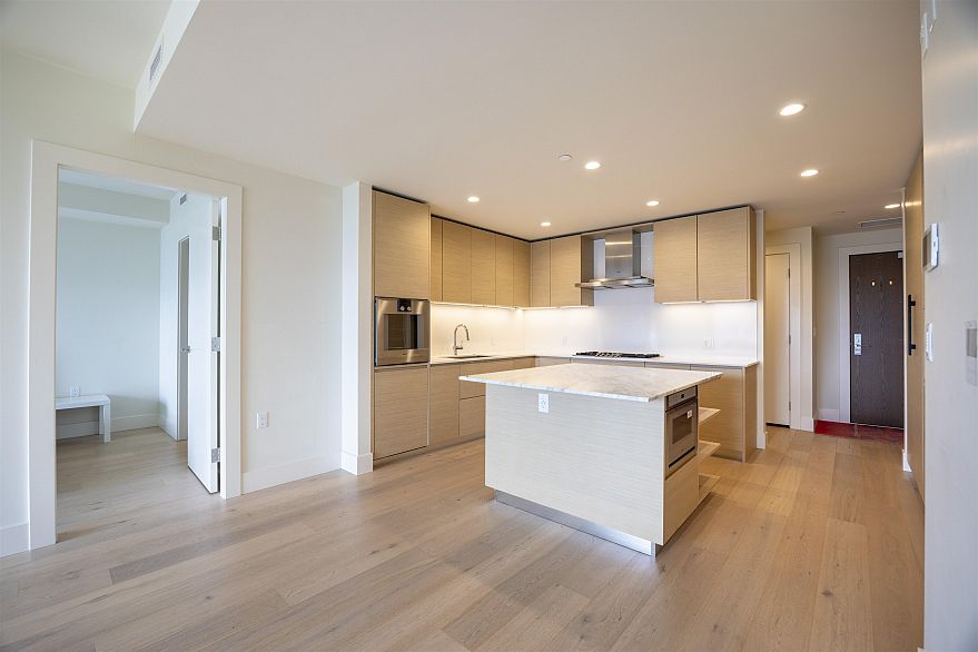 305 3639 W 16th Avenue