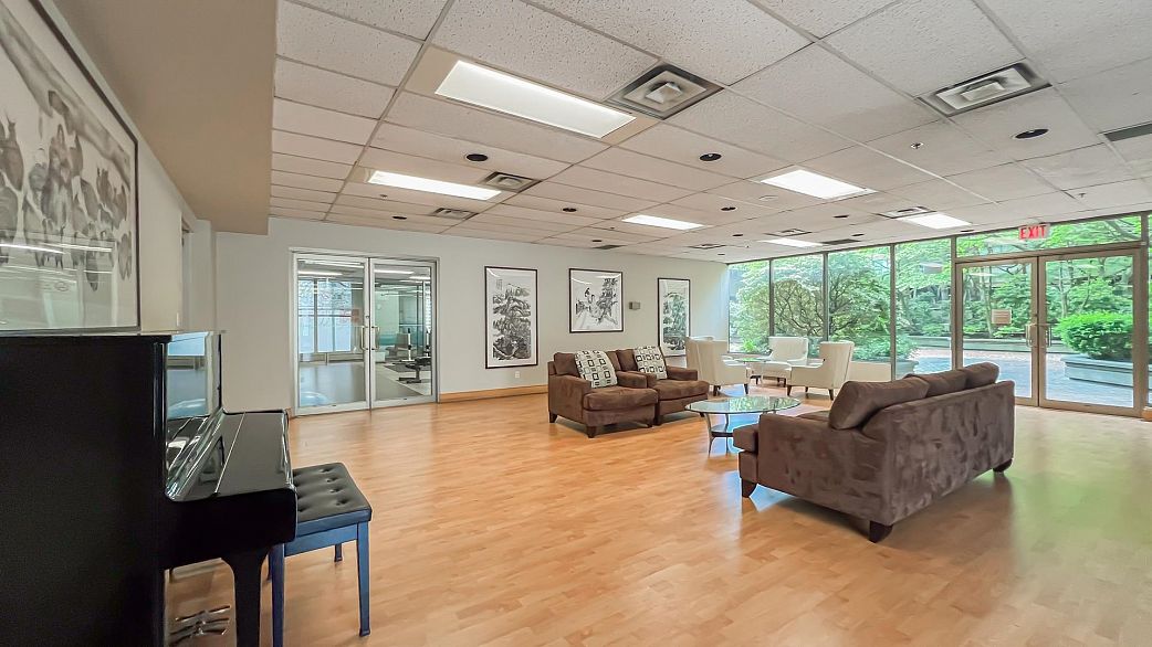 1206 909 Burrard Street