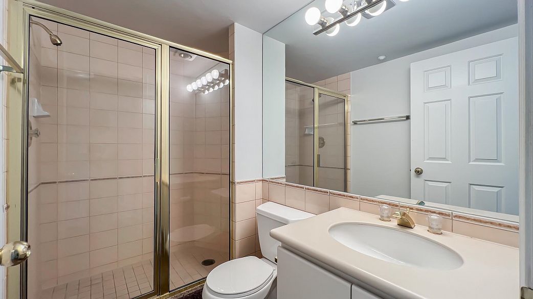 1206 909 Burrard Street