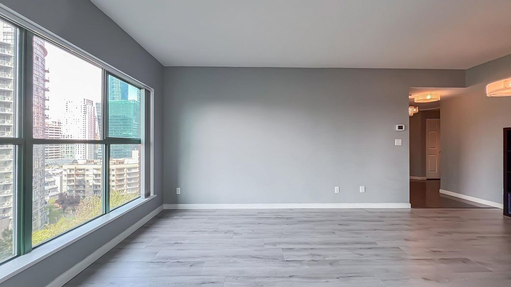 1206 909 Burrard Street