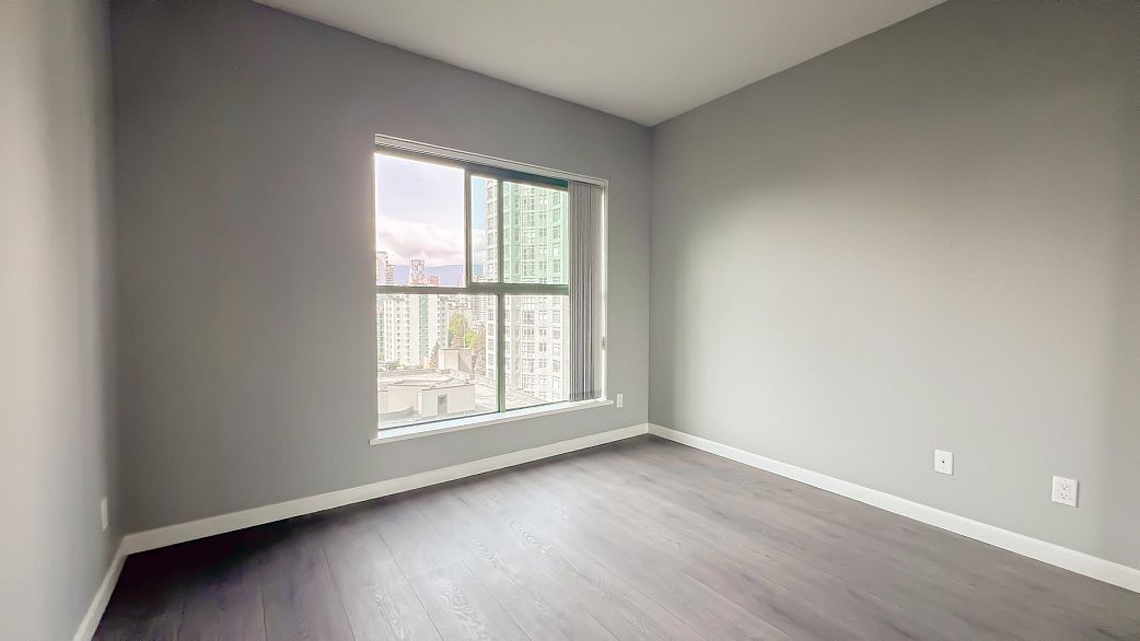 1206 909 Burrard Street