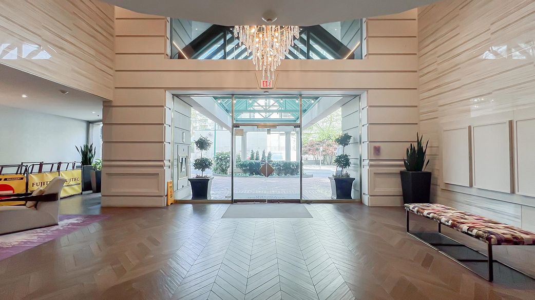 1206 909 Burrard Street