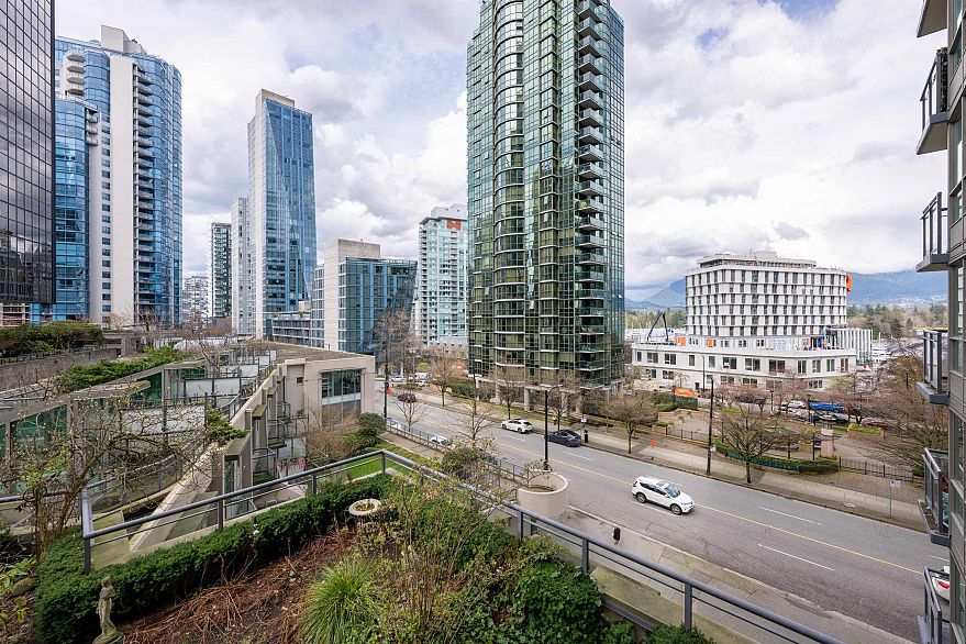 604 1328 W Pender Street