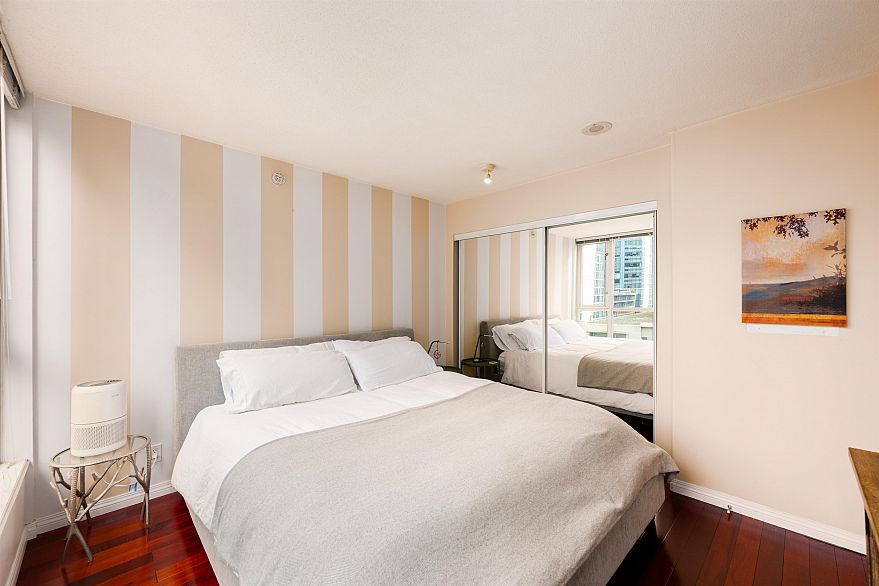 604 1328 W Pender Street