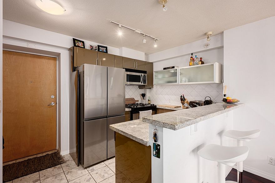 604 1328 W Pender Street