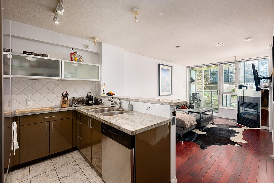 604 1328 W Pender Street