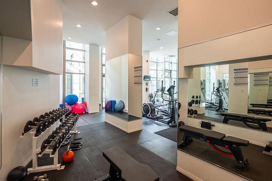 604 1328 W Pender Street