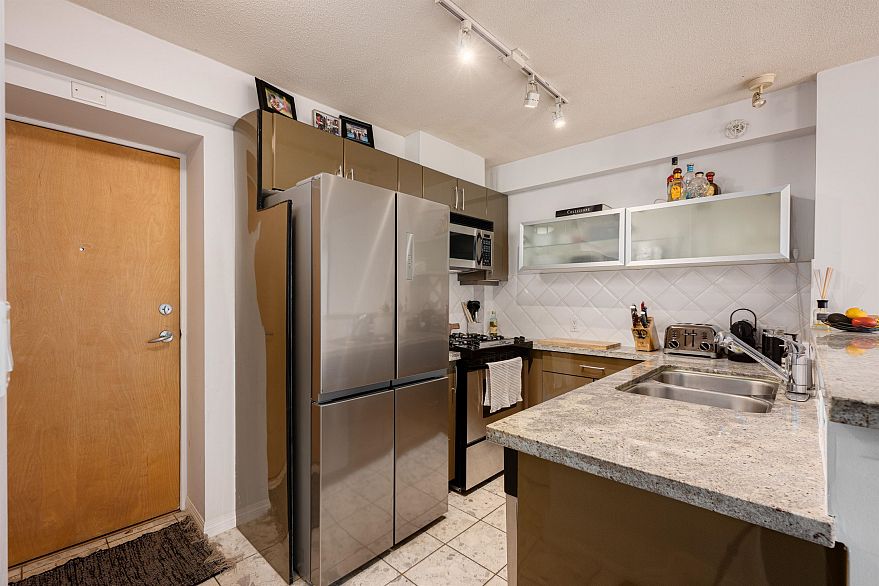 604 1328 W Pender Street