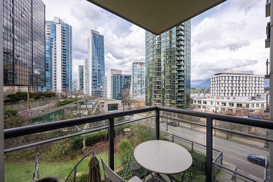 604 1328 W Pender Street