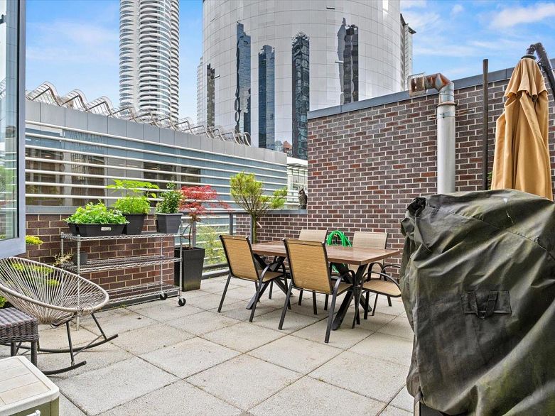 605 1068 Hornby Street