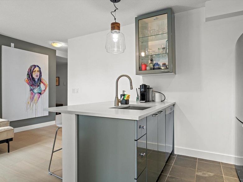 605 1068 Hornby Street