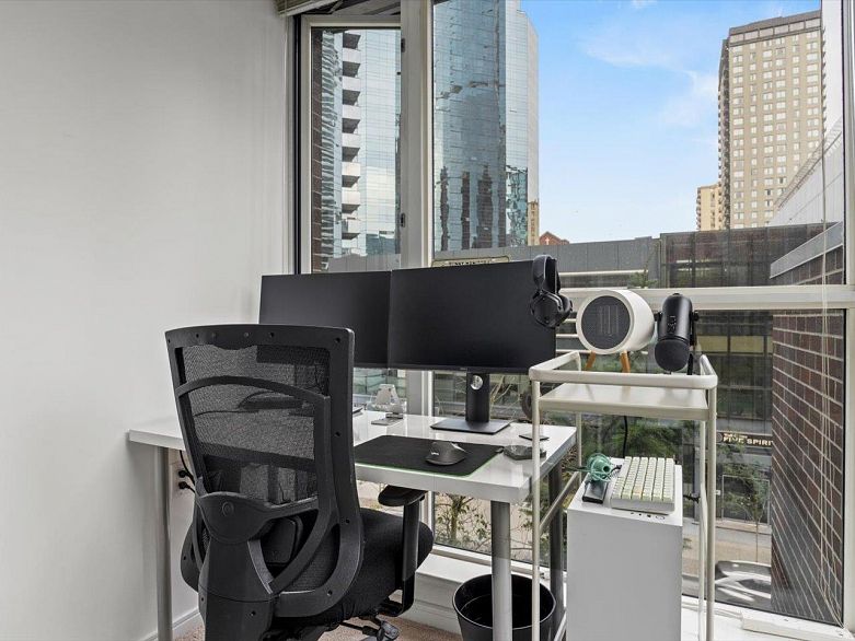 605 1068 Hornby Street