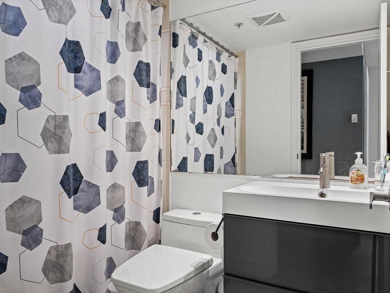 605 1068 Hornby Street