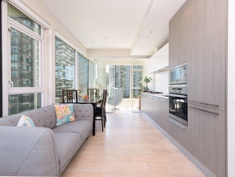 802 1221 Bidwell Street