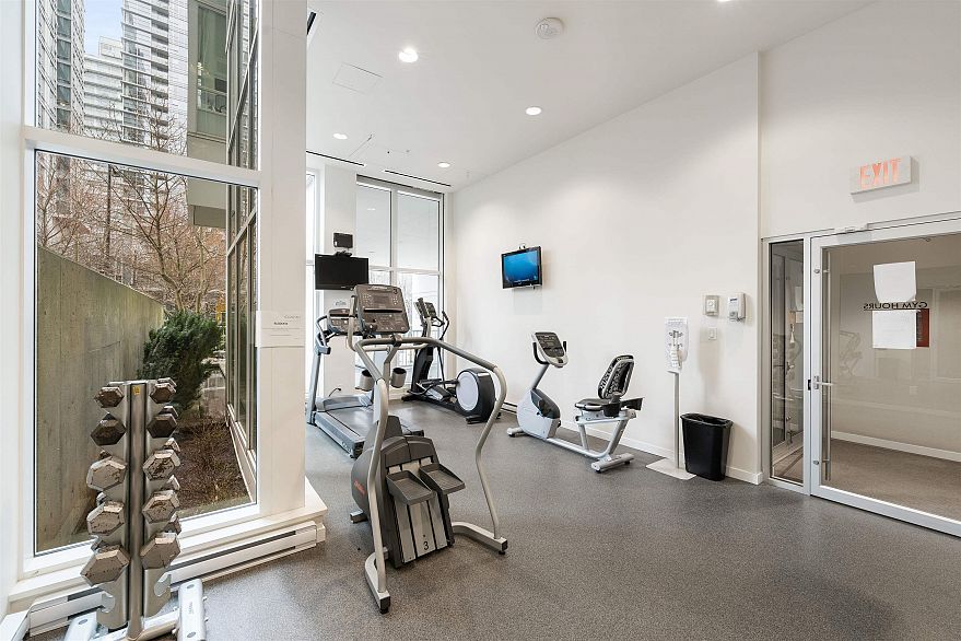 1110 161 W Georgia Street